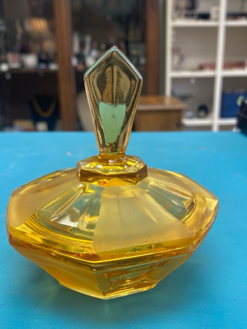 Vintage Amber Yellow Art Devo Vanity Jar with Faceted Lid